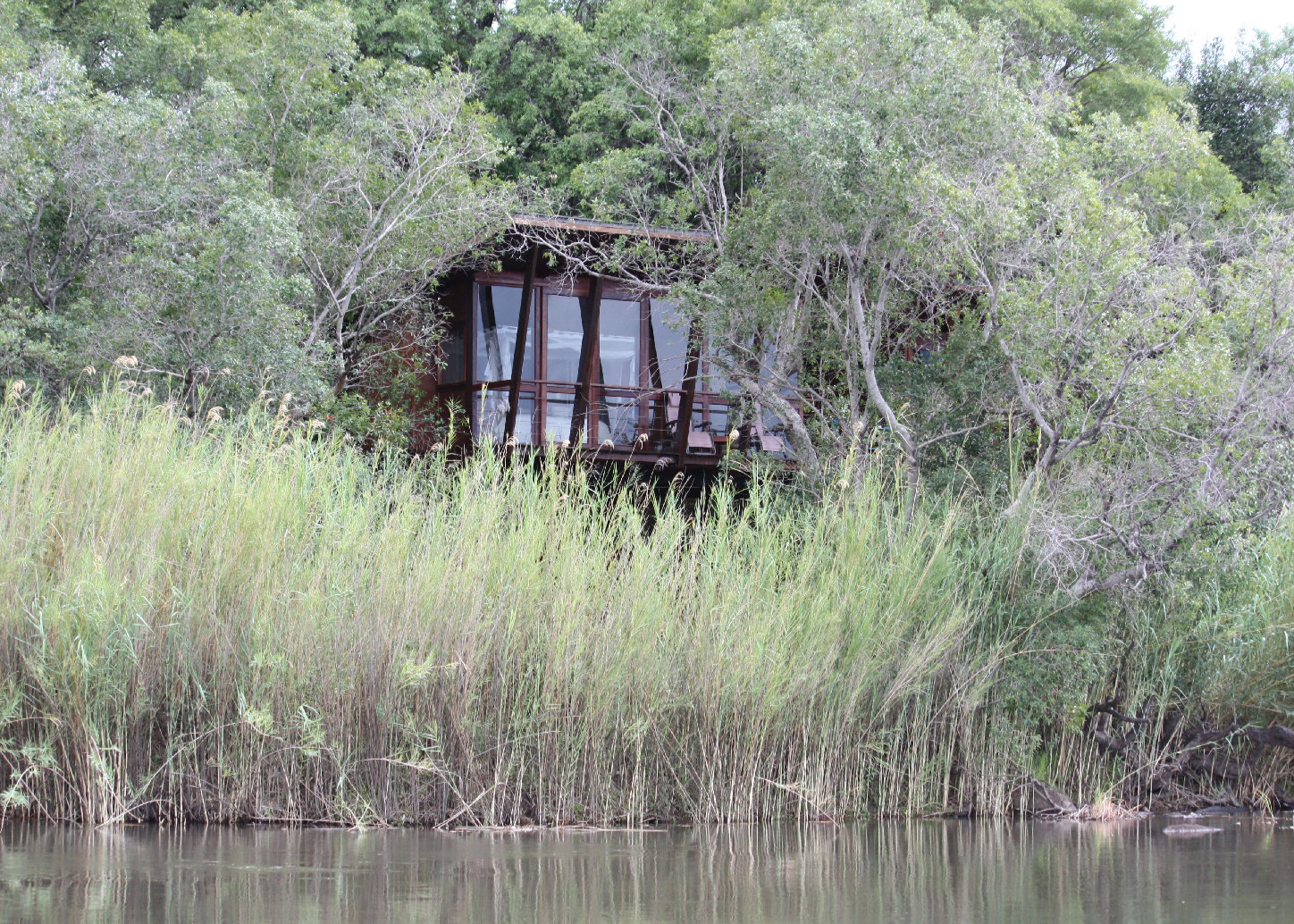 Ein Bungalow der Riverdance Lodge