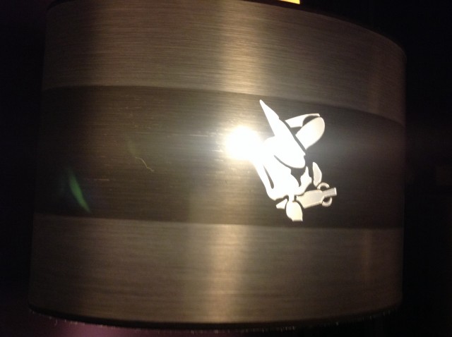 Hotel-Logo auf Lampe